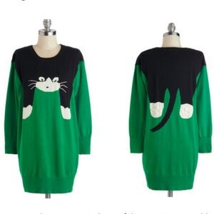 Super cute cat sweater size M